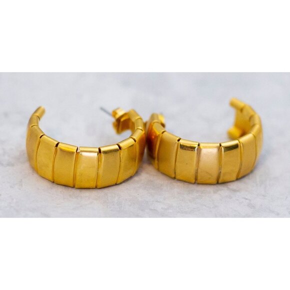 Vintage Gold Tone Hoop Geometric Square Hoop Earrings by Avon - CS1 - Picture 2 of 3
